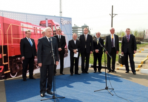 Торжественная церемония передачи в эксплуатацию маневрового локомотива ТМЭ1